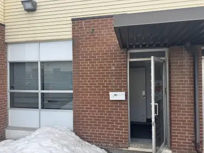 Excellent Opportunity For Small Warehouse In Scarborough! Midland And Ellesmere/ Lawrence Area. Minu...
