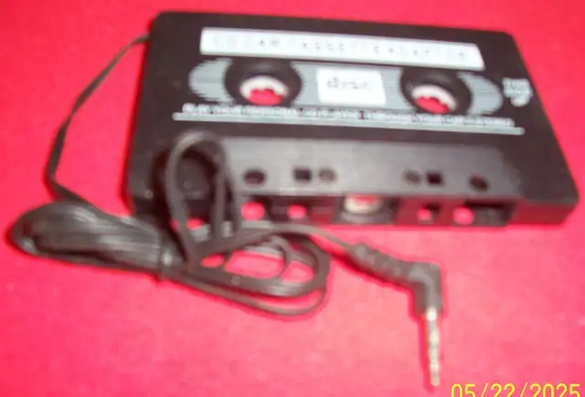 CAR CASSETTE ADAPTER COMPACT DISC DIGITAL AUDIO in General Electronics in Winnipeg - Image 4