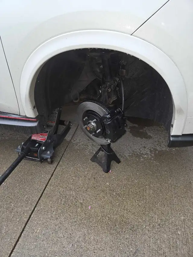 Automotive Mechanic537987136178759682