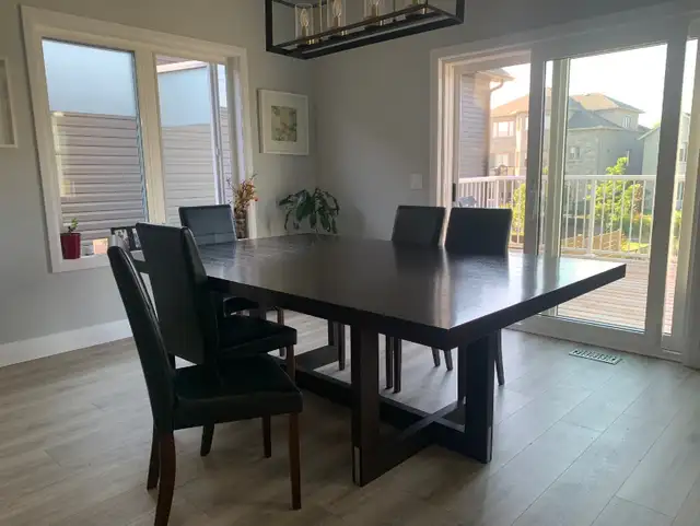 Gorgeous Dining Table in Dining Tables & Sets in Kingston - Image 3