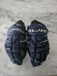 True Catalyst 9x3 Hockey Gloves