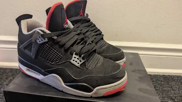 Jordan 4 BRED size 9 in Men's Shoes in City of Toronto - Image 3