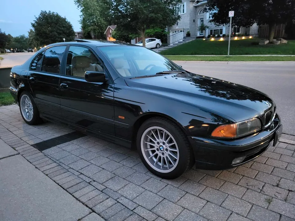 2000 BMW540i