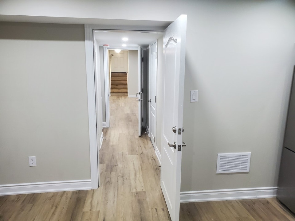 One Bedroom Basement apartment Including Utilities 5