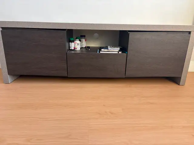 TV Cabinet with storage in TV Tables & Entertainment Units in Ottawa - Image 3