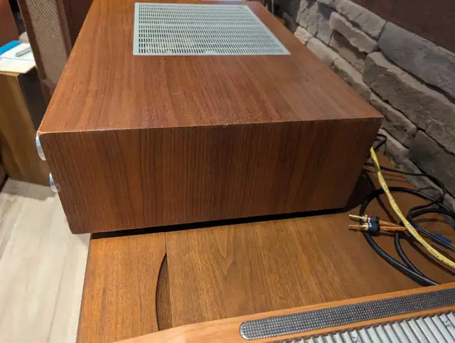 Yamaha CR-1020 AM/FM stereo receiver in Stereo Systems & Home Theatre in Ottawa - Image 8