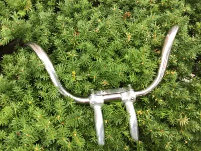 Harley Davidson Buckhorn handlbars with 4 inch Pullback Risors, OEM $160.00 416-254-4988 Harley Davi...