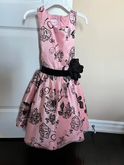 Girls dress size 6, View more