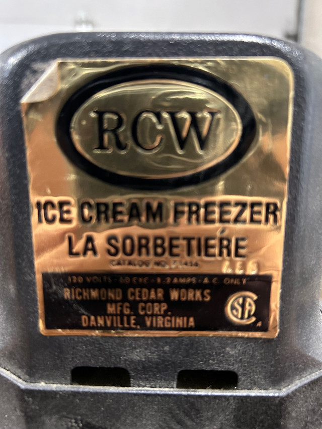 4 Quart RCW  Ice Cream Maker  in Processors, Blenders & Juicers in Comox / Courtenay / Cumberland - Image 4