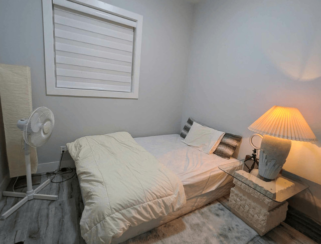 Private room in 128 St, Surrey! Females only! Utilities included in Room Rentals & Roommates in Delta/Surrey/Langley