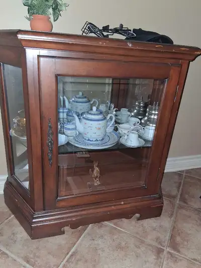 Armoire vitré vintage, View more