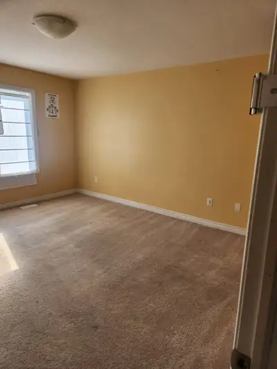 Spacious 6-Bedroom Student House – Perfect for Groups!  $3600/mo
