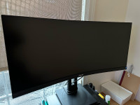 SELLING PHILIPS CURVED ULTRAWIDE LCD MONITOR