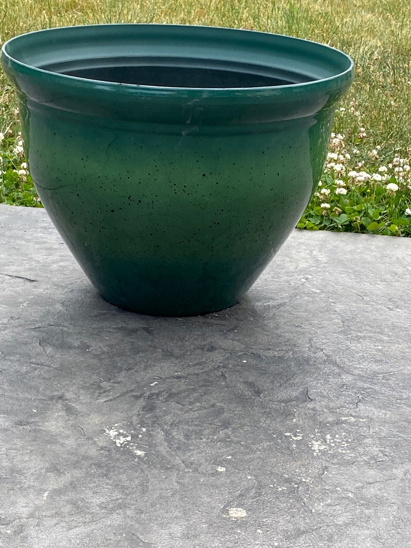 Plastic planter Patio & Garden Furniture Brantford Kijiji