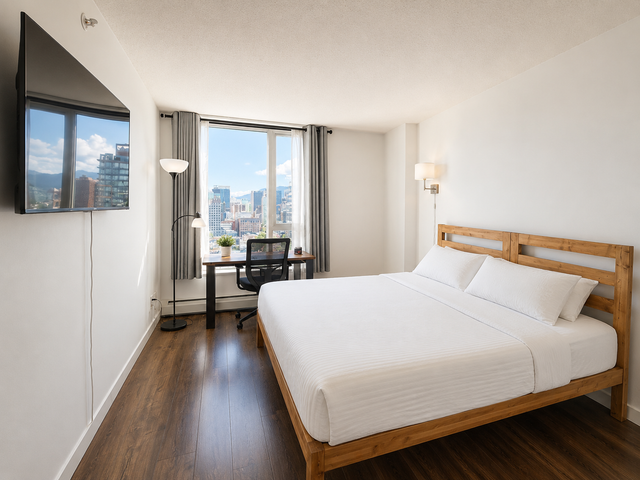 Downtown Vancouver Apt – Sleeps 7 – Pool & Jacuzzi – July 17-18 in Short Term Rentals in Vancouver - Image 12