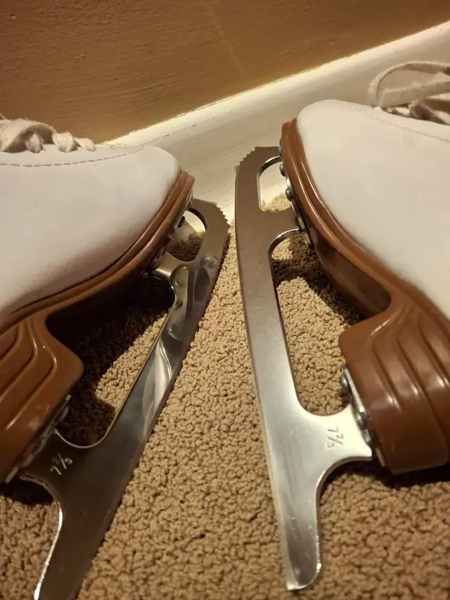 Jackson Mystique Figure Skates Size 12.5 Youth in Skates & Blades in Kitchener / Waterloo - Image 5