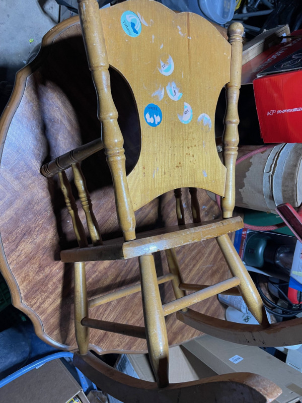 VINTAGE KIDS SIZE WOODEN ROCKING CHAIR #V1015 in Chairs & Recliners in Edmonton - Image 3