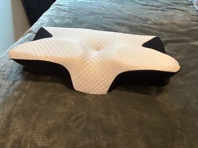 Ergonomic pillow in Health & Special Needs in Kelowna - Image 2