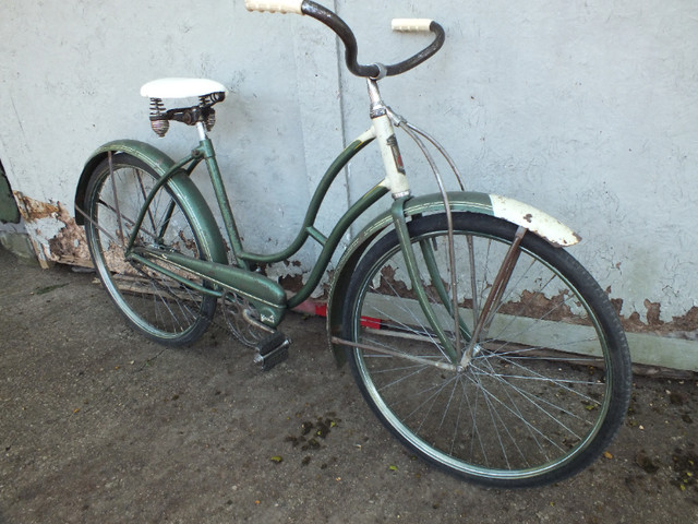 Vintage Restored Cruiser Bicycle in Cruiser, Commuter & Hybrid in London