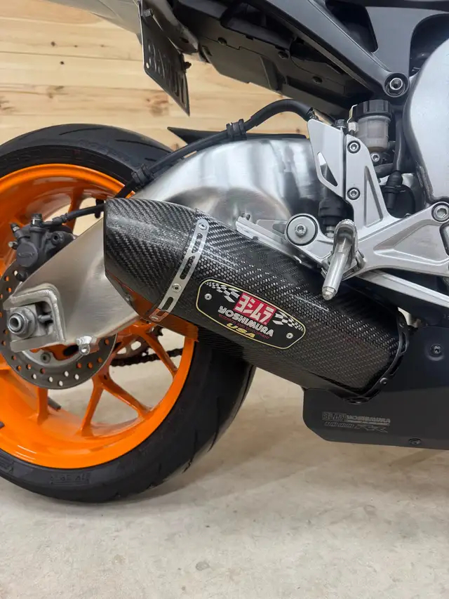 2016 CBR 1000RR SP limited edition  in Sport Bikes in Saint John - Image 7