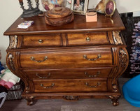 ISO - A matching dresser or sideboard to the one in the picture