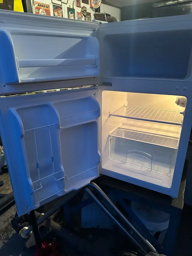 beau petit frigo in Refrigerators in Sherbrooke - Image 7