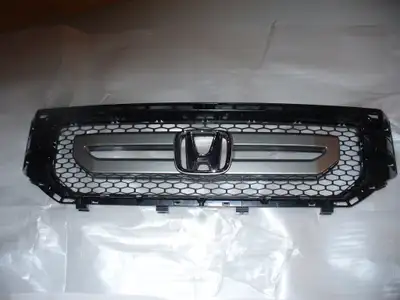 Calandre pour Honda Ridgeline 2011, neuve.