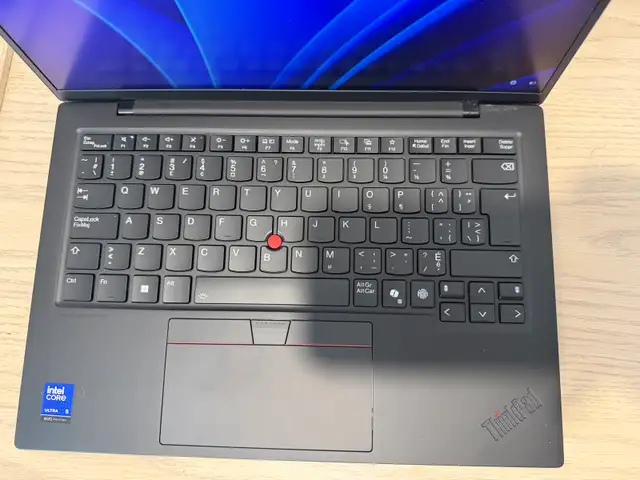Lenovo ThinkPad X1 Carbon Gen 13 Aura Edition (Model 21NX00FRUS) in Laptops in City of Montréal - Image 7