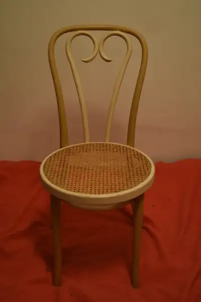 Chair with wicker seat - Chaise avec assise en osier, View more