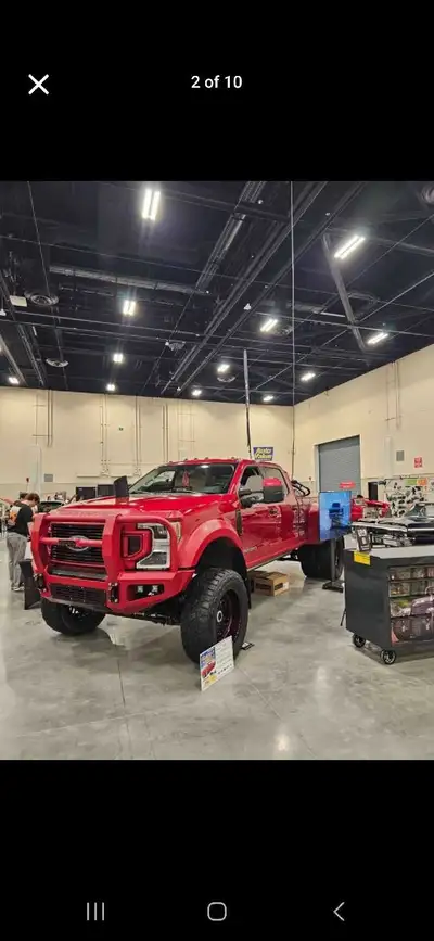 It's a 20/20 F450 limited with a 180,000 km on it. For modifications it has Gridiron front and rear...