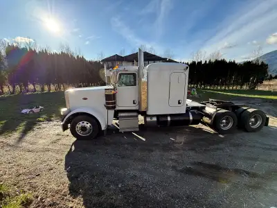 Peterbilt 389 x15 565 18 spd Super 40s air trac suspension 1169806 km 15691 hrs 250 975 1444 call or...