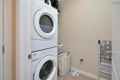 Address: 127 B Willow St, Sydney Rent: $1,450/month + utilities Available: August 1st This lovely un...