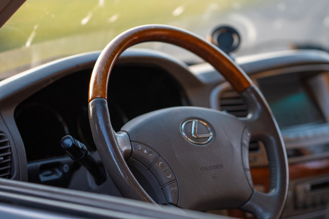 2005 Lexus LX470 (Sold Pending Pickup) in Cars & Trucks in Ottawa - Image 2