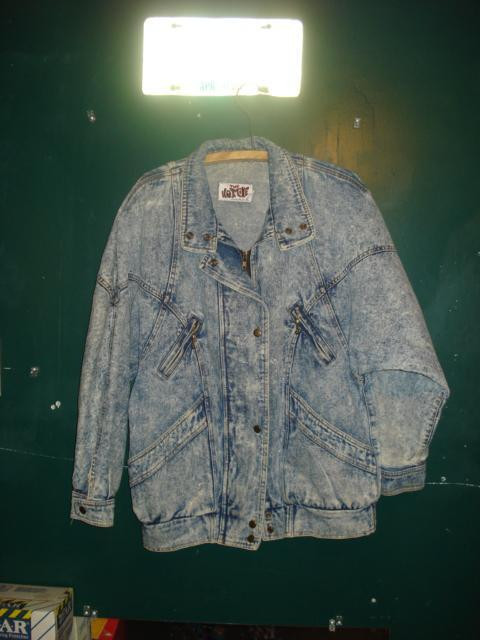 1980s Blue Jean Coat. Womens med or large. in Women's - Tops & Outerwear in Brantford