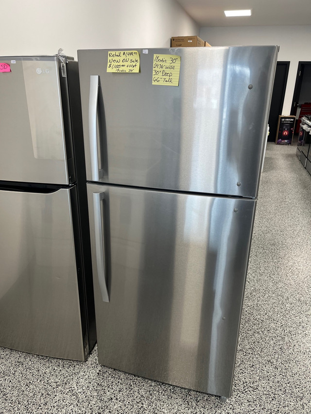 New on sale GE moffat stainless steel fridge in stock in box  in Refrigerators in Stratford