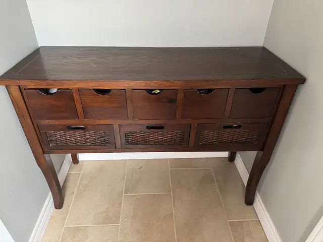 Pier One Entry Table in Other Tables in Sarnia - Image 3