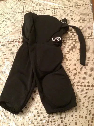NEW, No Tags. Rawlings Football Girdle. Size Youth Small - Fits age 6 - 8. 7 Foam Pad Protection. Pi...