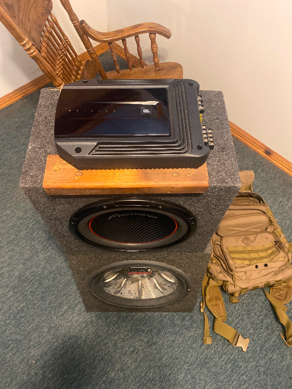 JBL power amp and two sub woofers in Speakers in Brockville