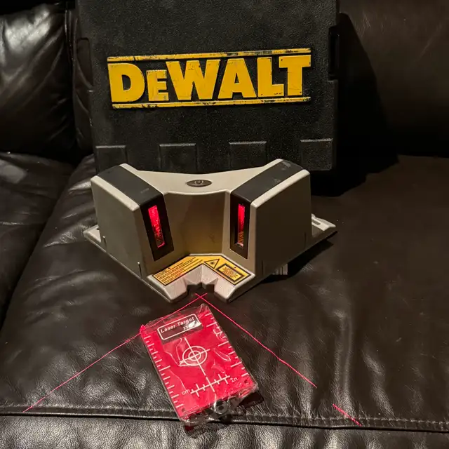 Dewalt DW060 Laser Square for Tiling Floors or Walls. in Power Tools in Edmonton - Image 4