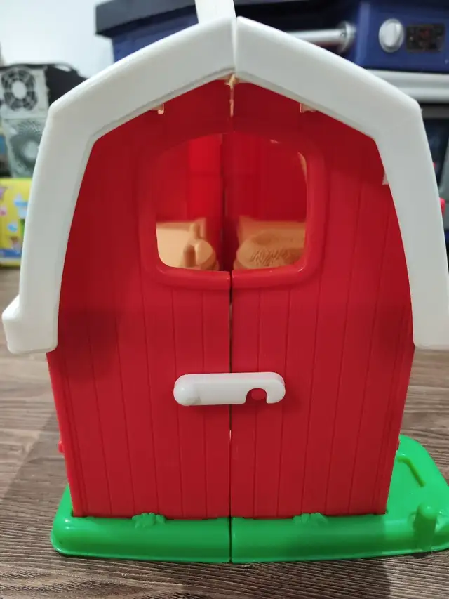 Fisher Price farmer house toy toddler in Toys & Games in Markham / York Region - Image 6