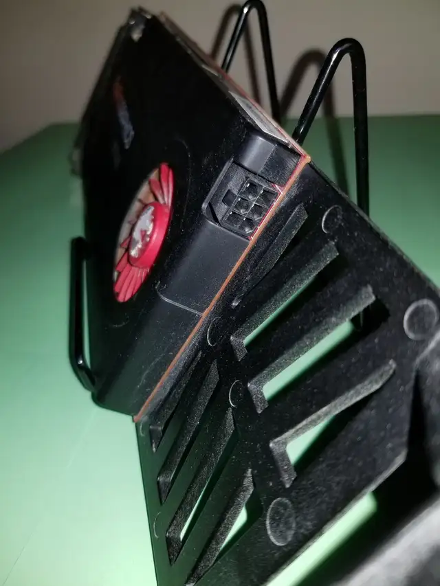 AMD FirePro W700064540183905665122