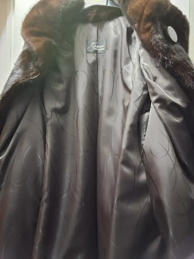 Manteau de Fourrure en vison pour femme in Women's - Tops & Outerwear in Laval / North Shore - Image 4