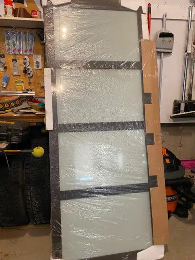 Porte coulissante 60po x 805 po avec insertion de verre givré, View more