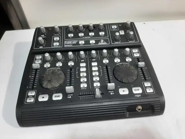 Behringer B-Control DJ Controller in Performance & DJ Equipment in City of Montréal - Image 5