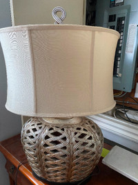 Table lamp in excellent condition