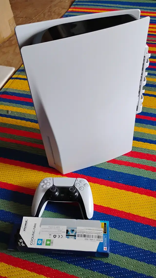 Playstation 5 with controller and cooling station in Sony Playstation 5 in Charlottetown - Image 2