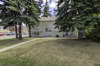 Spacious and bright 3-bedroom main floor suite available for rent, ideally located at 14th Street &...