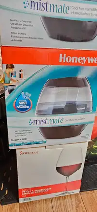 Honeywell Mistmate Humidifier Three Units Moving Sale