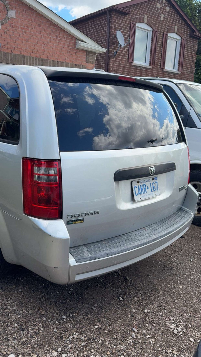 2010 dodge grand caravan  in Cars & Trucks in City of Toronto - Image 4