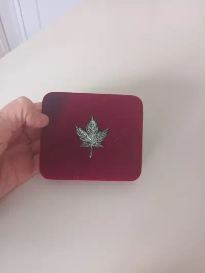 Red Velvet Coin  Presentation Box ONLY, View more